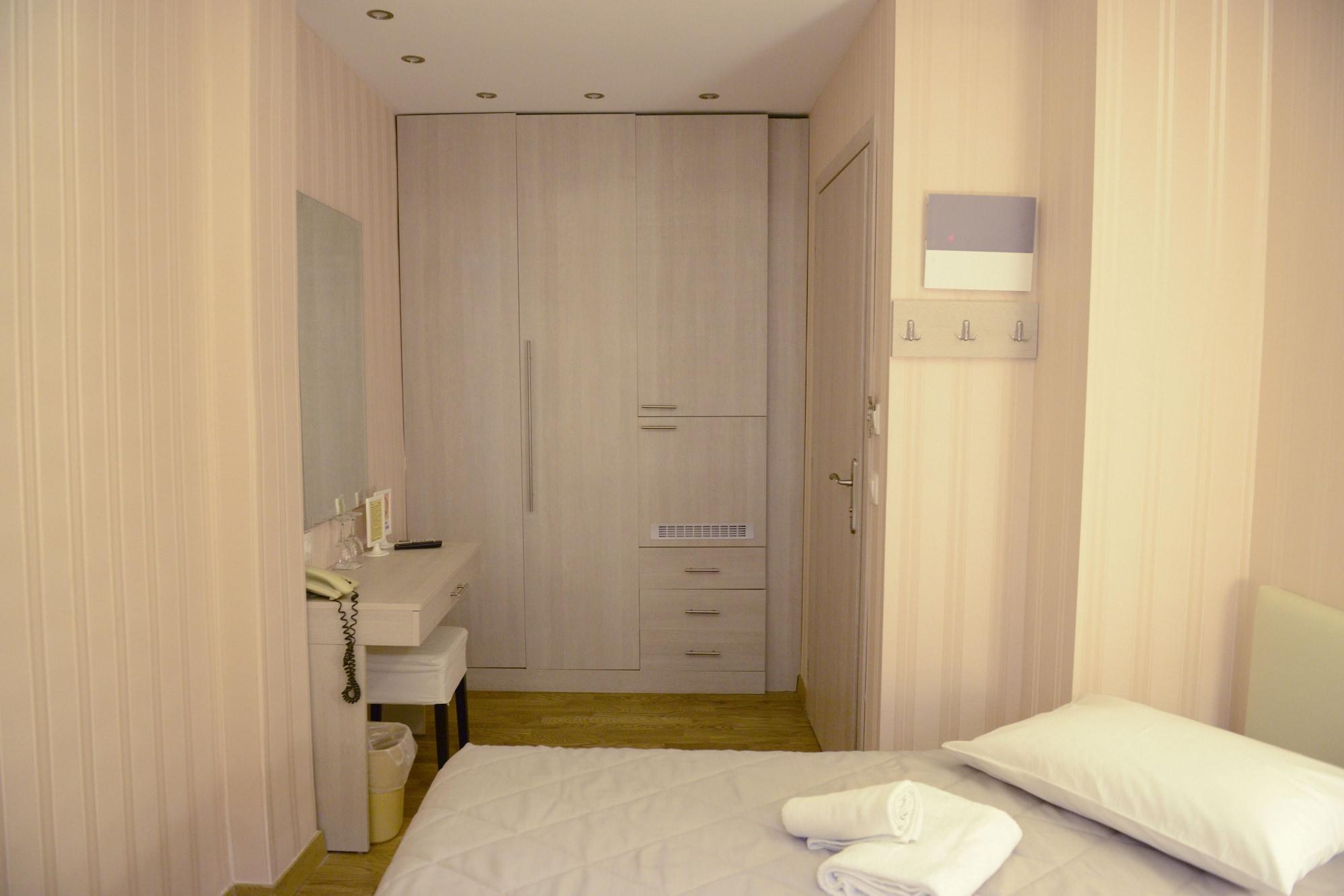 Hotel Phidias Atenas